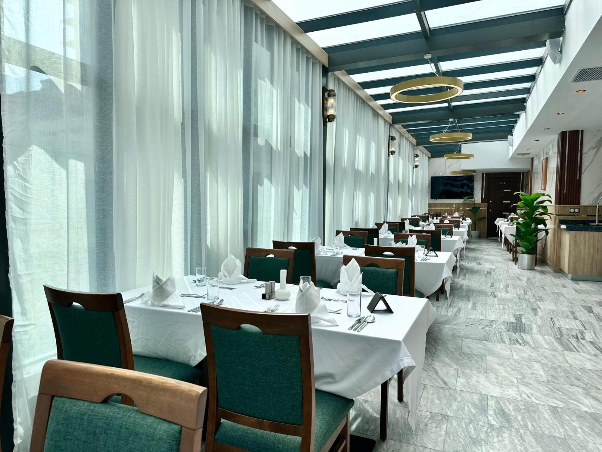 2H Hotel Oran Eksteriør bilde