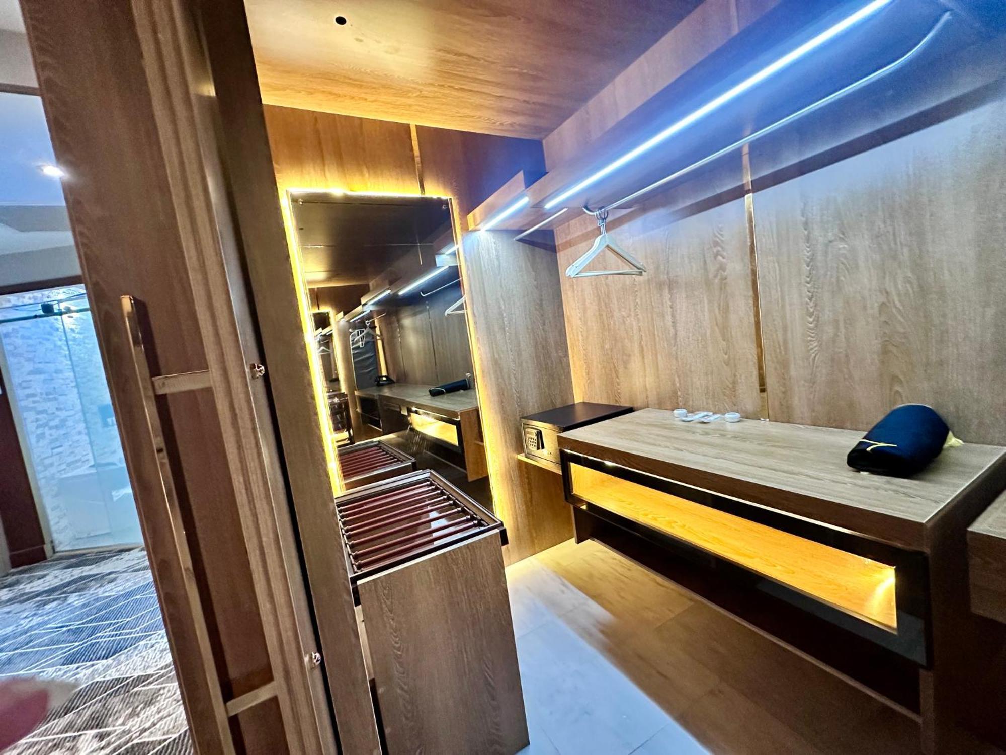 2H Hotel Oran Eksteriør bilde
