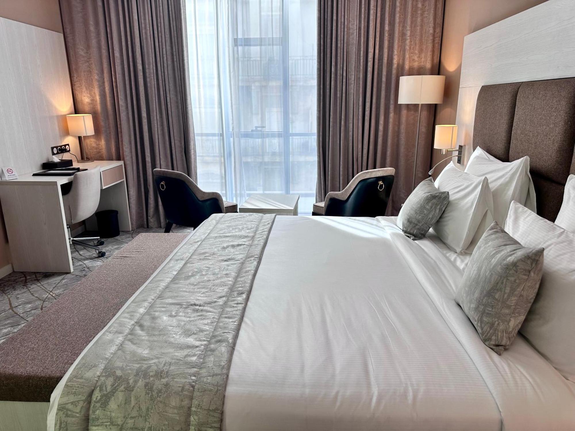 2H Hotel Oran Eksteriør bilde