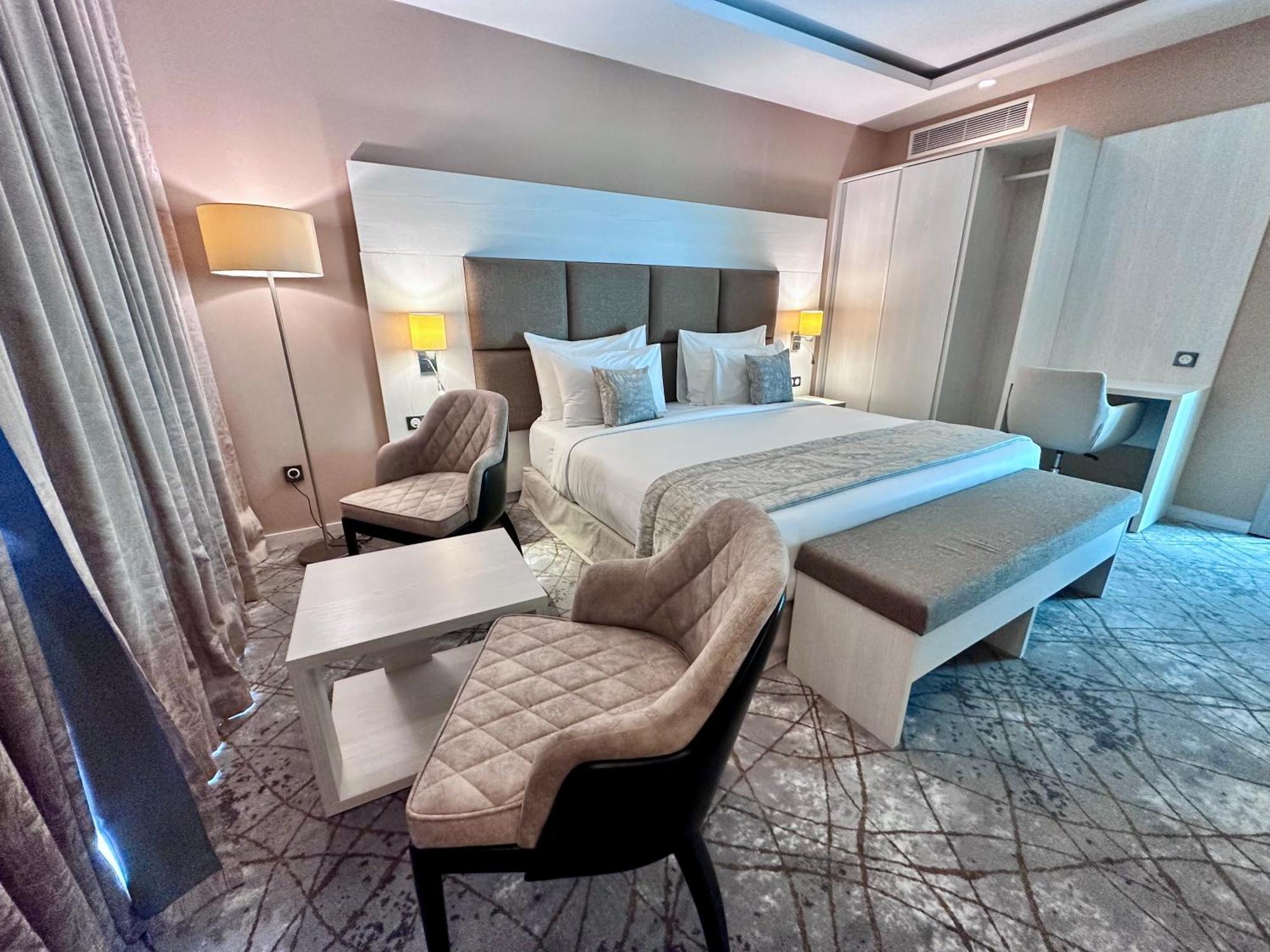 2H Hotel Oran Eksteriør bilde