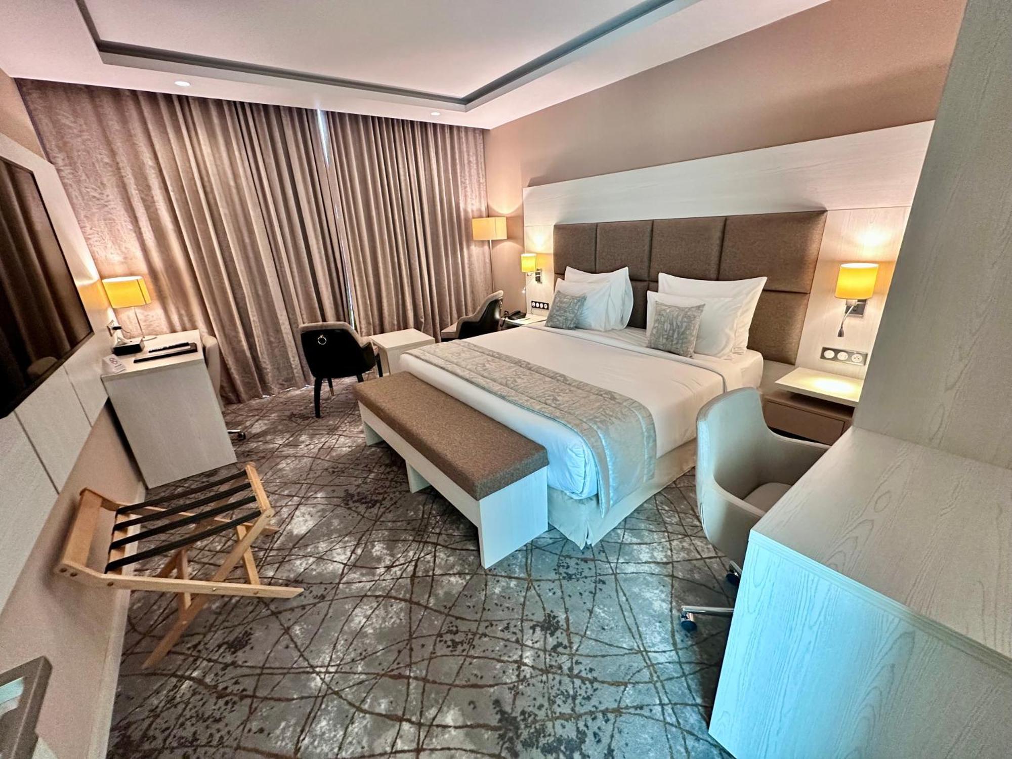 2H Hotel Oran Eksteriør bilde