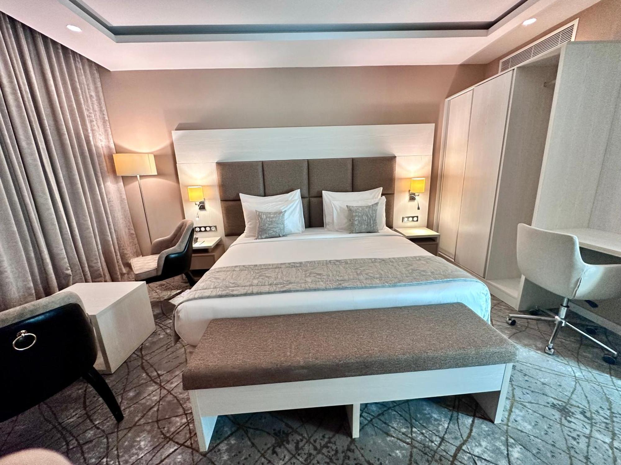 2H Hotel Oran Eksteriør bilde