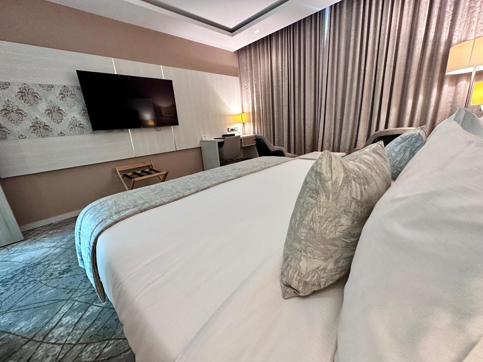 2H Hotel Oran Eksteriør bilde