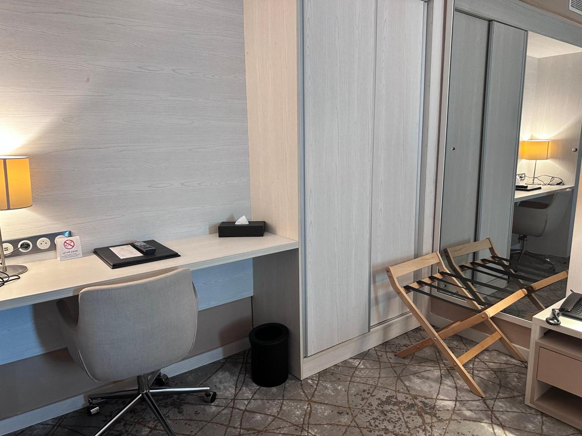 2H Hotel Oran Eksteriør bilde
