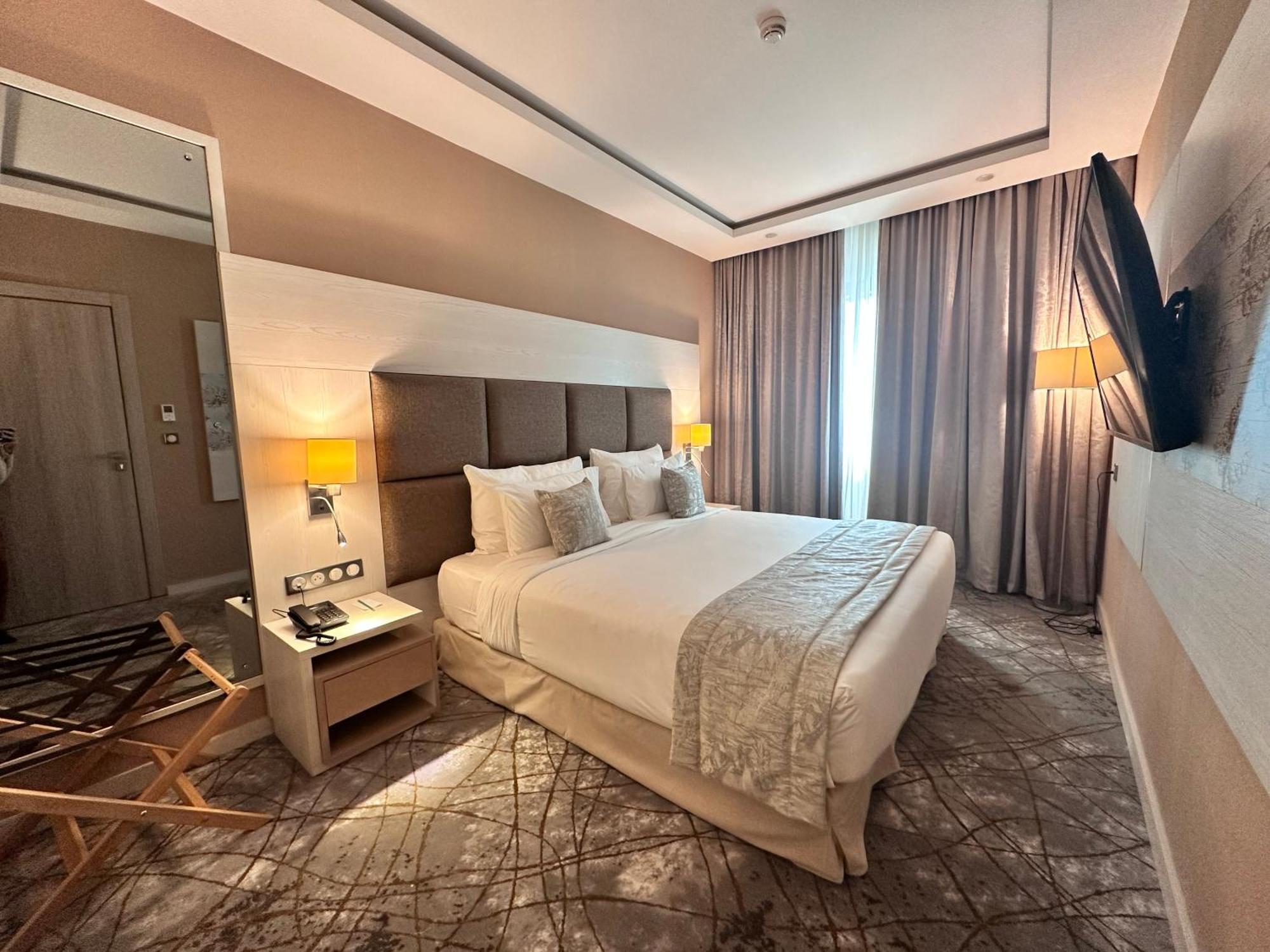 2H Hotel Oran Eksteriør bilde