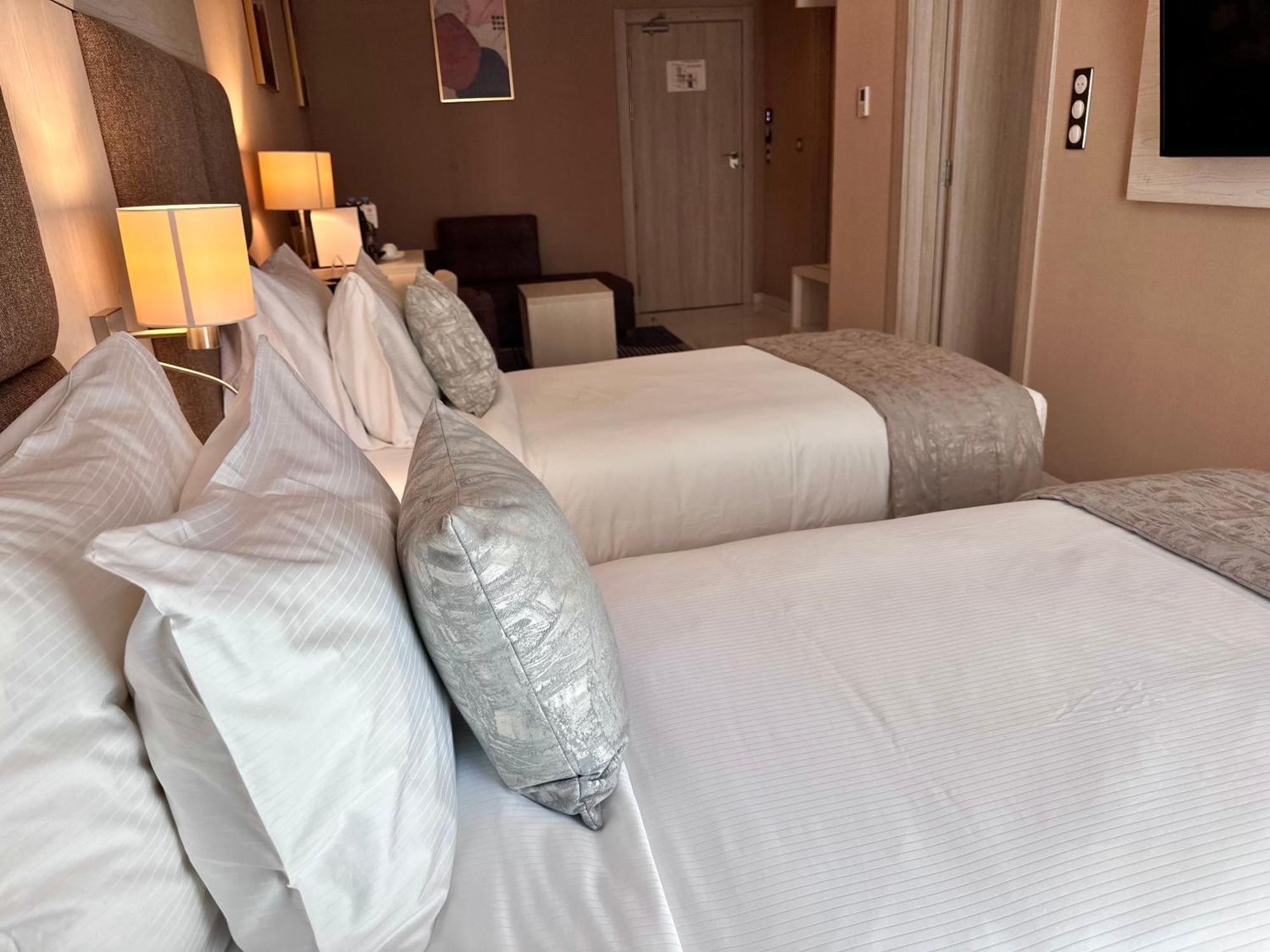 2H Hotel Oran Eksteriør bilde
