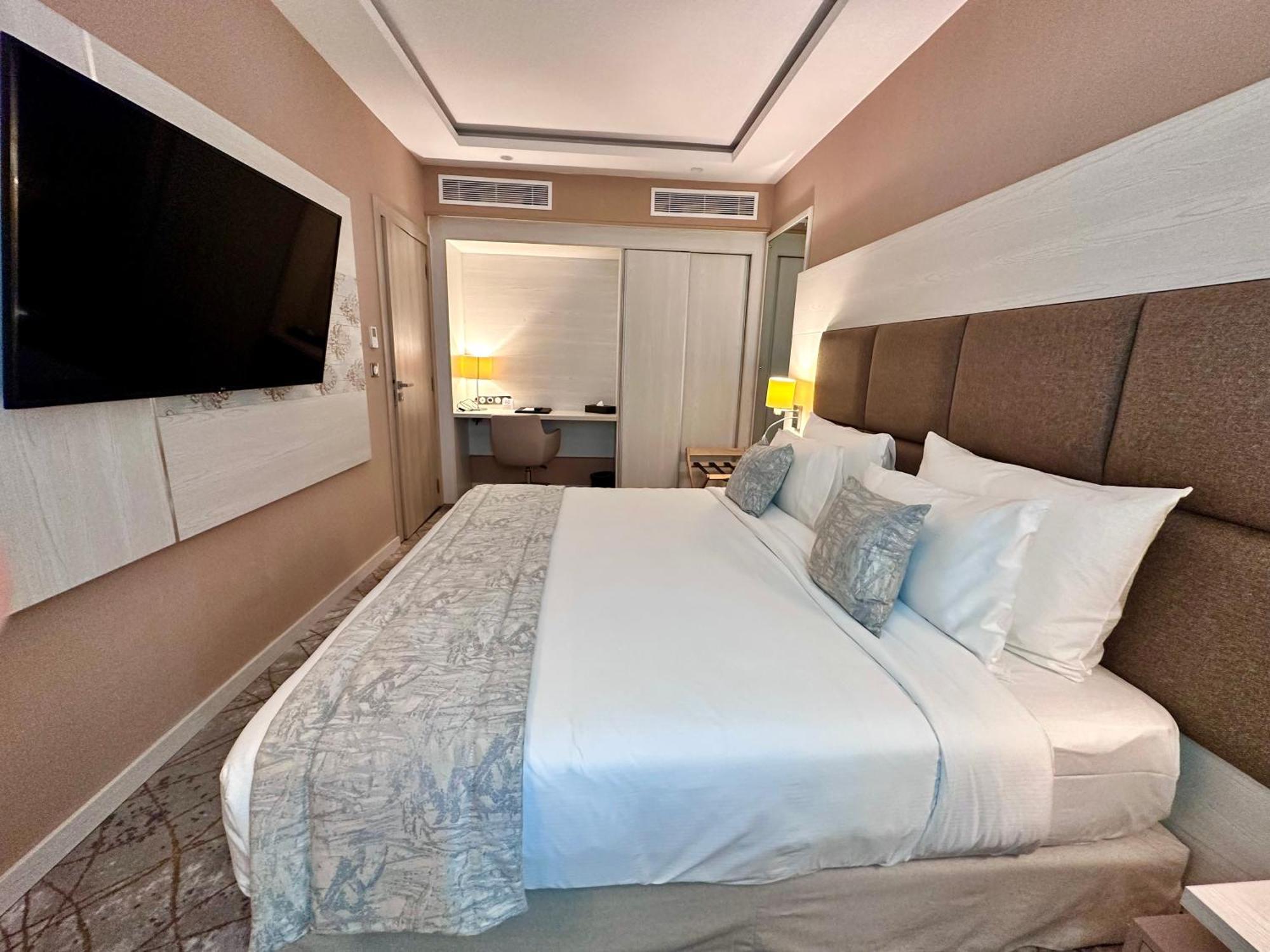 2H Hotel Oran Eksteriør bilde