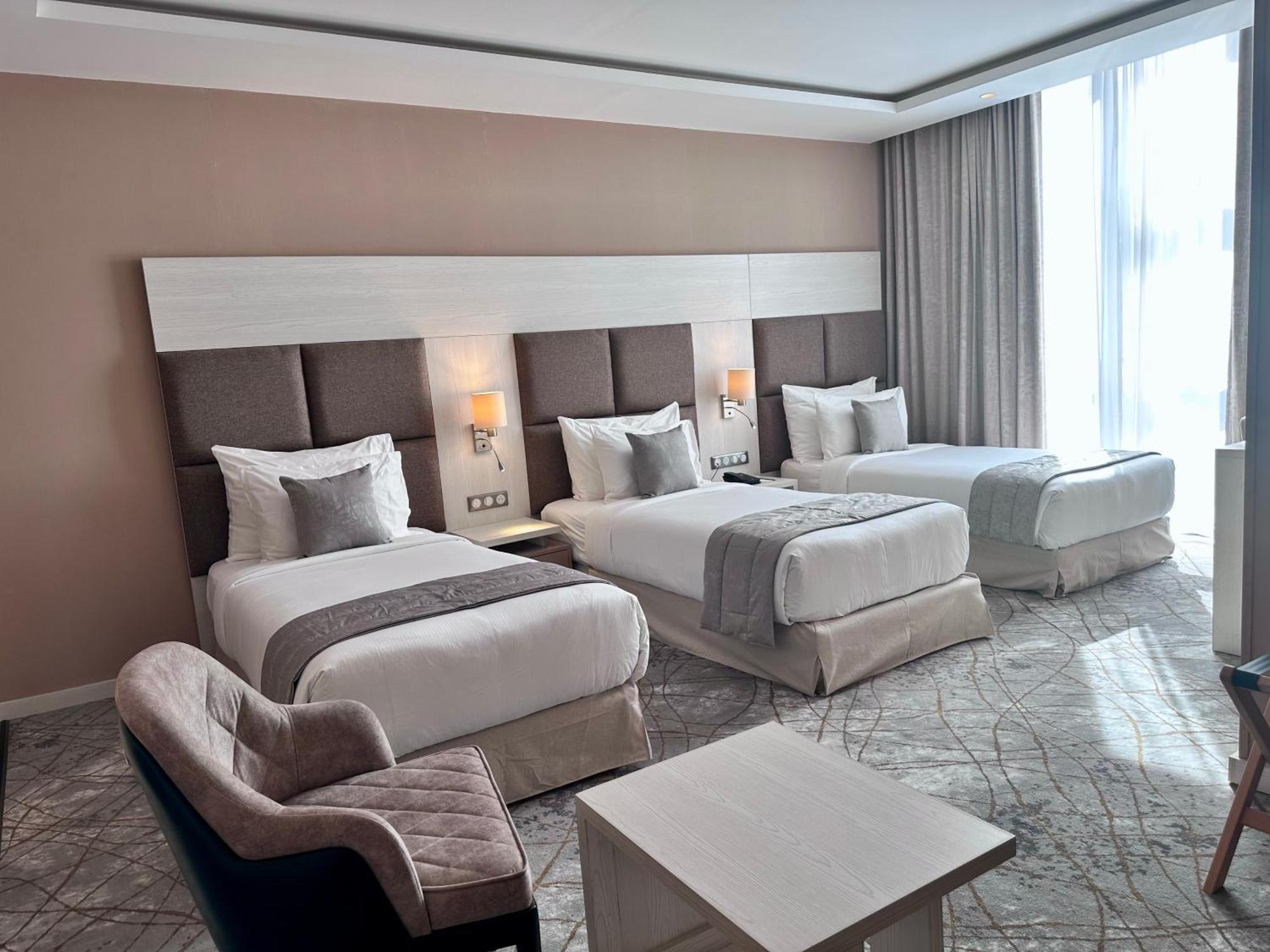 2H Hotel Oran Eksteriør bilde