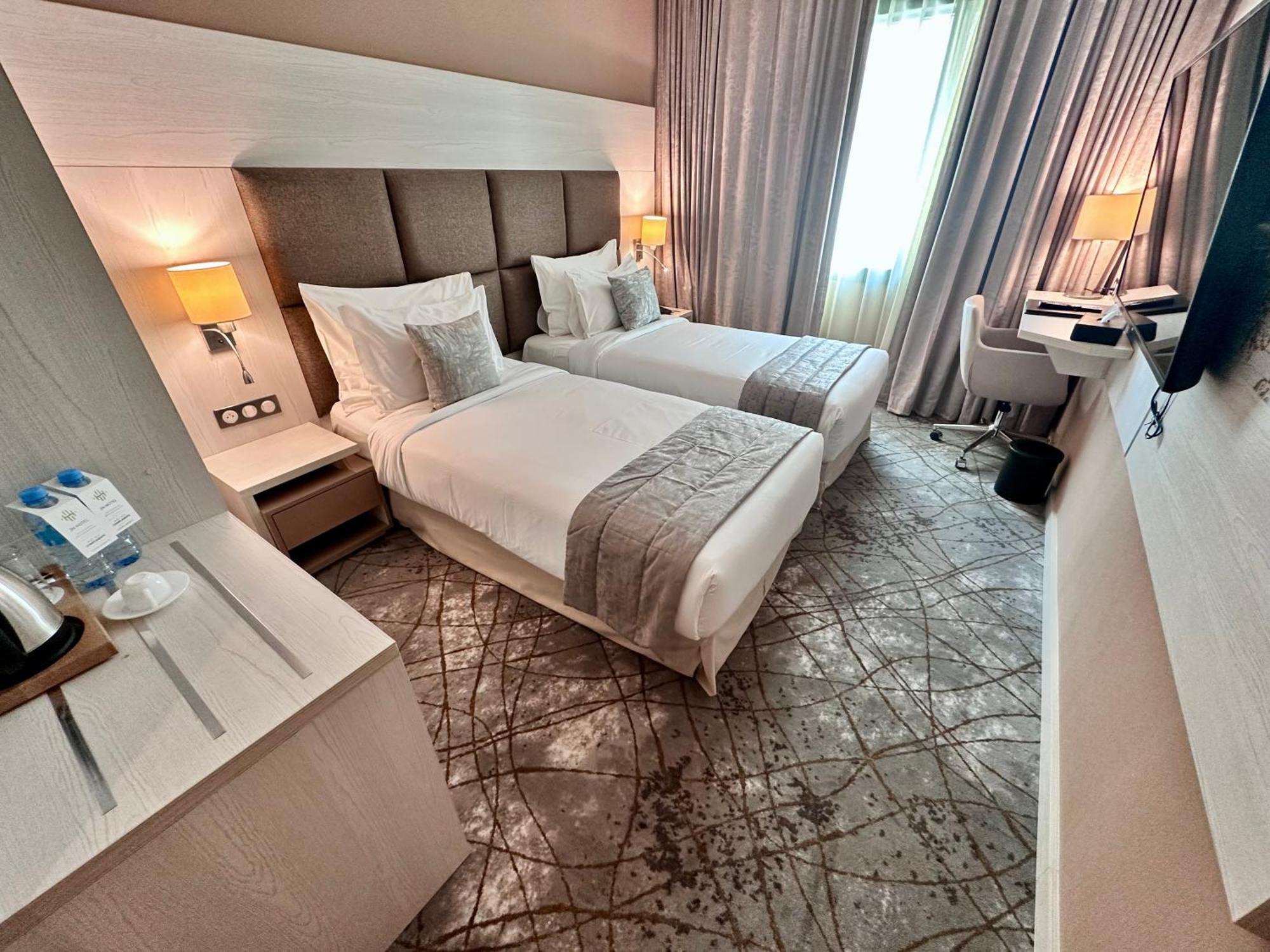 2H Hotel Oran Eksteriør bilde